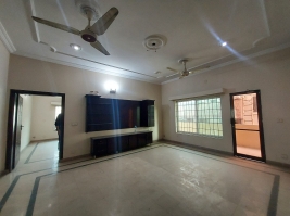 Kanal Upper Portion Available For RenT  , DHA Defence