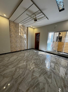 10 Marla Luxary Designer House For Sale , Bahria Town Rawalpindi