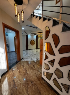 10 Marla Luxary Designer House For Sale , Bahria Town Rawalpindi