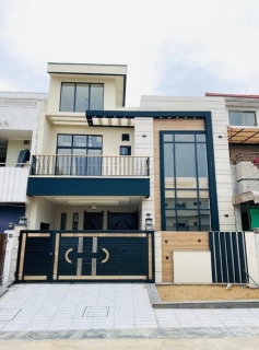 8 marla house available for sale in Faisal town block A, Faisal Town - F-18