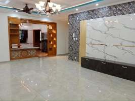 1 kanal Lavish House For Sale, Soan Garden