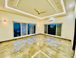 55 Marla Classical Important House With Beautiful Lown In GARDEN CITY ZONE.1, Garden Town