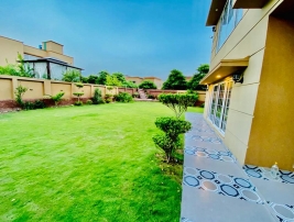 55 Marla Classical Important House With Beautiful Lown In GARDEN CITY ZONE.1, Garden Town