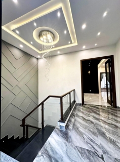 11 Marla Modern House For Sale in Bahria Town Lahore , Bahria Town