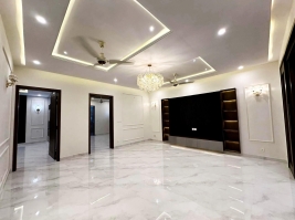 11 Marla Modern House For Sale in Bahria Town Lahore , Bahria Town