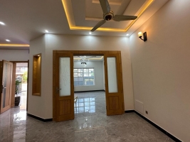 10 Marla Automated and Luxurious House For Sale, Bahria Town Rawalpindi