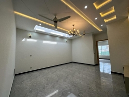 10 Marla Automated and Luxurious House For Sale, Bahria Town Rawalpindi