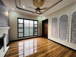 10 mrla modern House for sale in central park, Central Park Housing Scheme