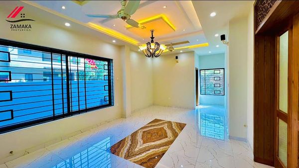 12 Marla New Luxury & Stylish House For Sale 