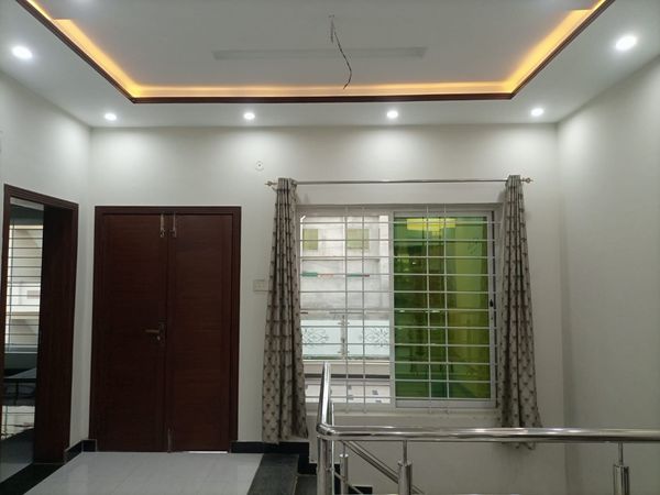 House for rent in snober city adaila road 8 marla portion first floor