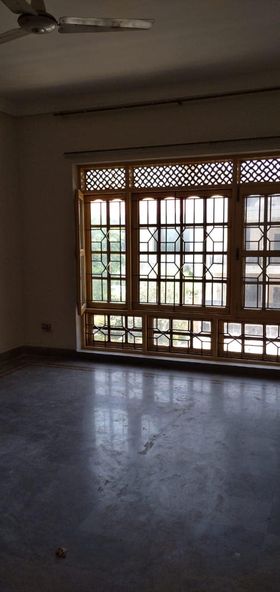 1 kanal nicely maintained house available for rent in I-8