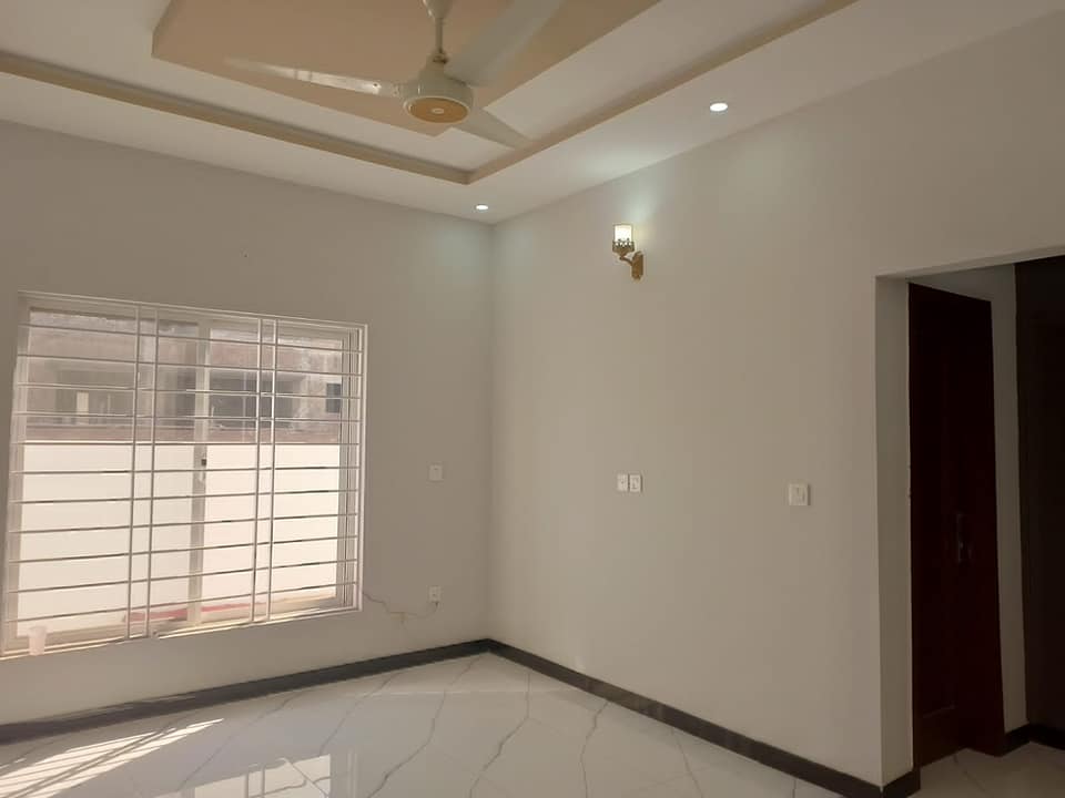 1 kanal  Portion Availble For Rent ln D H A  phase 2, DHA Defence