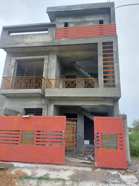 Home for sale in zamar velly 4 marlas Triple story, Kashmir Highway