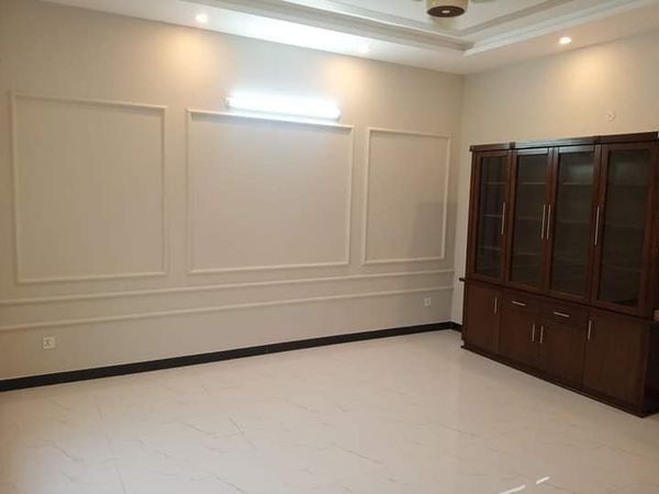 1 kanal upper portion 3 bed available  for Rent ln DHA 2 Islamabad, DHA Defence