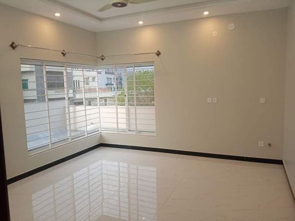 1 kanal upper portion 3 bed available  for Rent ln DHA 2 Islamabad, DHA Defence