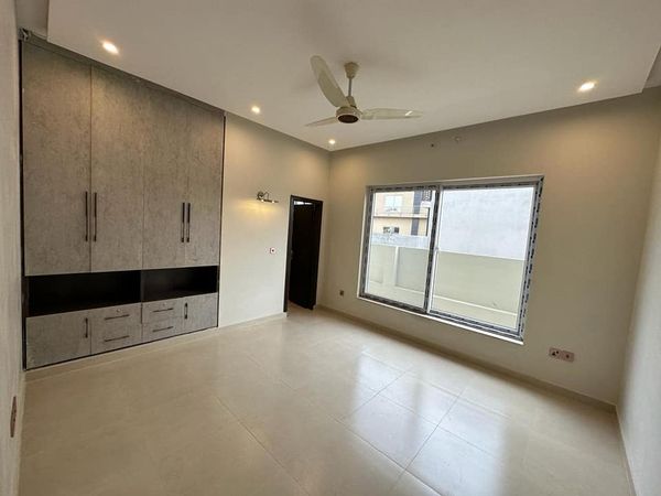  10 marla full house available for sale , Bahria Town