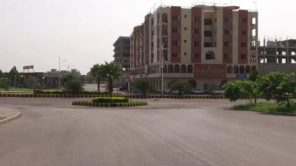 1 Kanal Residential PlotSize: (50x90), Gulberg