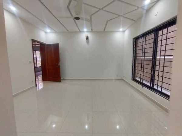 1 kanal  Portion Availble For Rent ln D H A  phase 2, DHA Defence