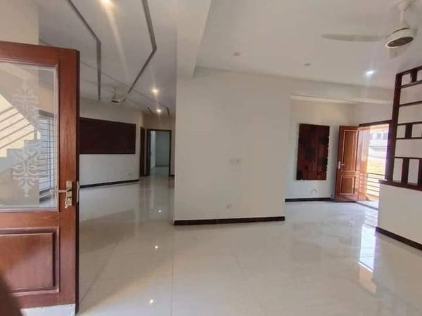 1 kanal  Portion Availble For Rent ln D H A  phase 2, DHA Defence