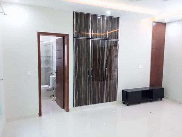 House available for Rent 1 kanal uper portion, DHA Defence