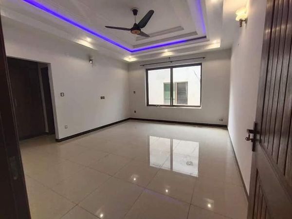 1 kanal  Portion Availble For Rent ln D H A  phase 2 , DHA Defence