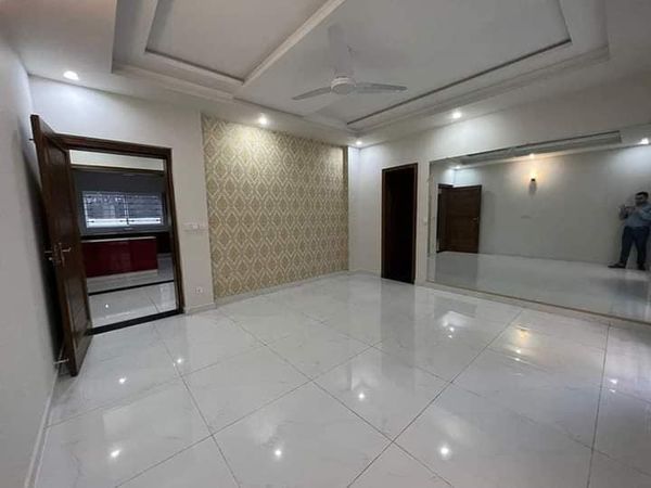 1 kanal  Portion Availble For Rent ln D H A  phase 2 , DHA Defence