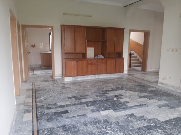 upar Portion available for rent G-11 Islamabad, G-11